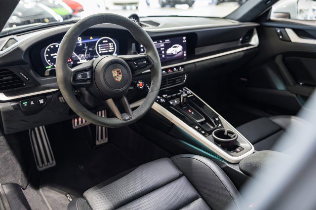 Used 2025 Porsche 911 Carrera GTS image 13