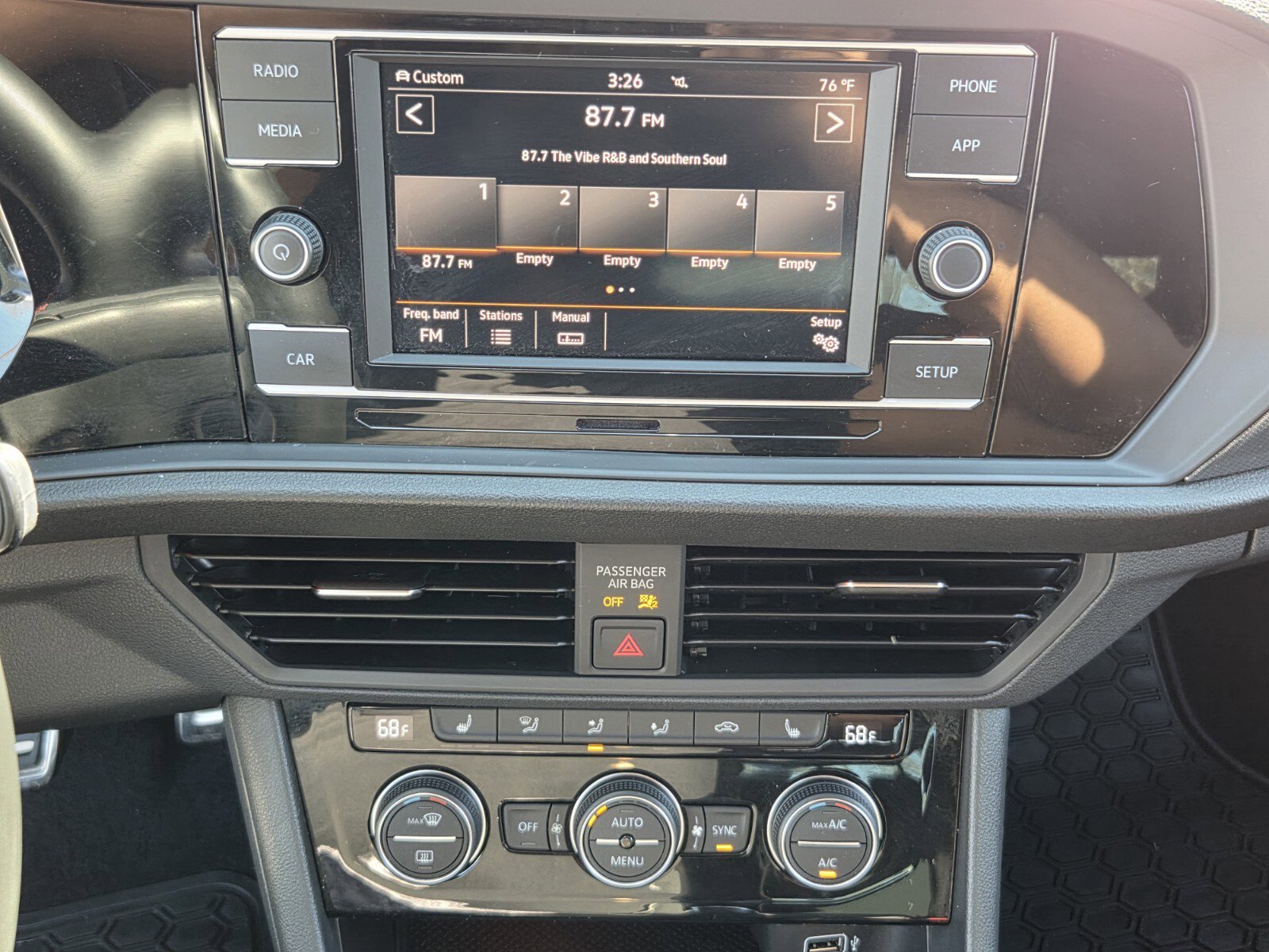 Used 2019 Volkswagen Jetta GLI image 16