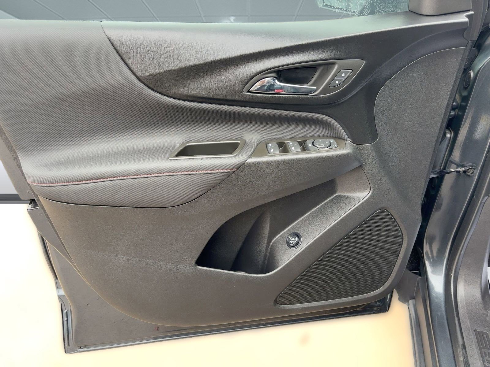 Used 2023 Chevrolet Equinox RS image 13