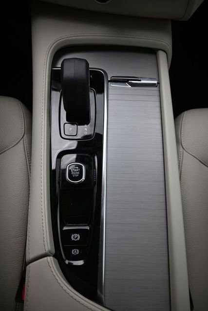 Used 2023 Volvo XC90 B5 Core w/ Protection Package Premier image 10