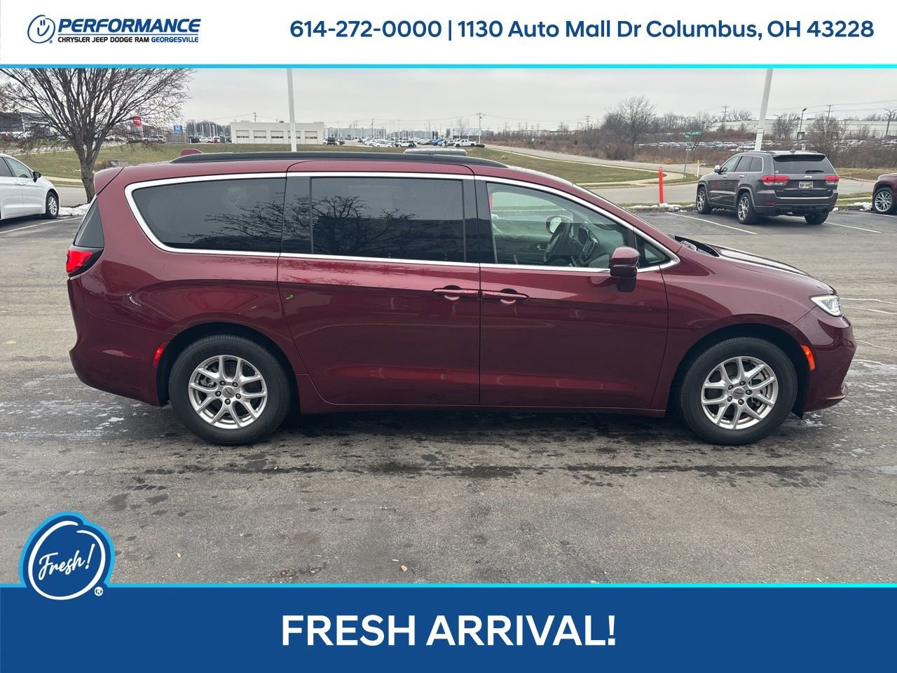 Used 2022 Chrysler Pacifica Touring-L image 3