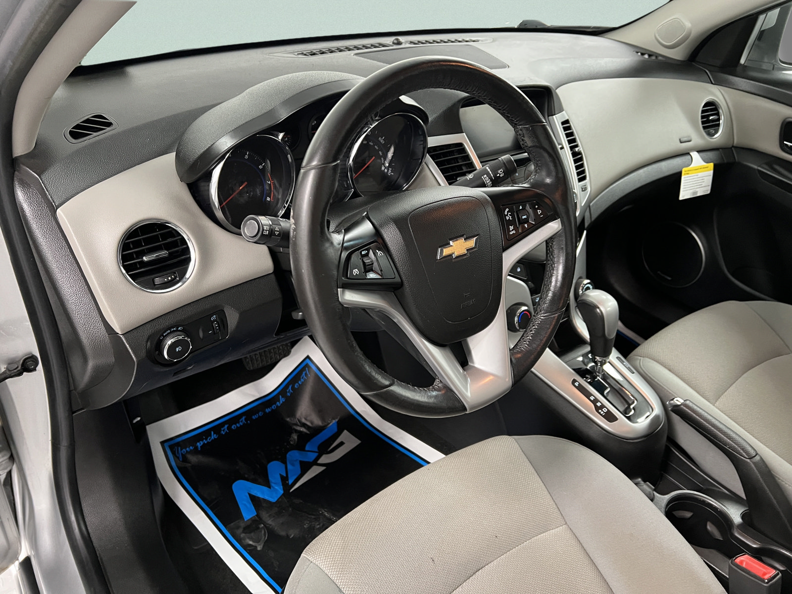 Used 2014 Chevrolet Cruze LT w/ All-Star Edition FWD image 12