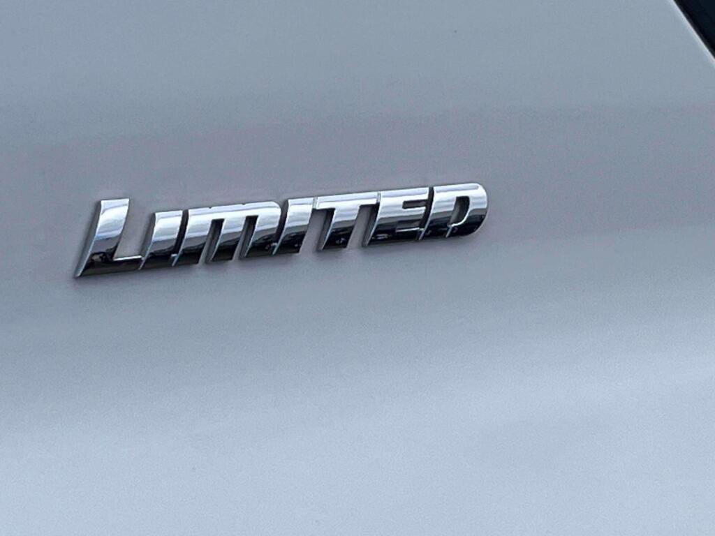 Used 2016 Toyota 4Runner Limited AWD/4WD image 14