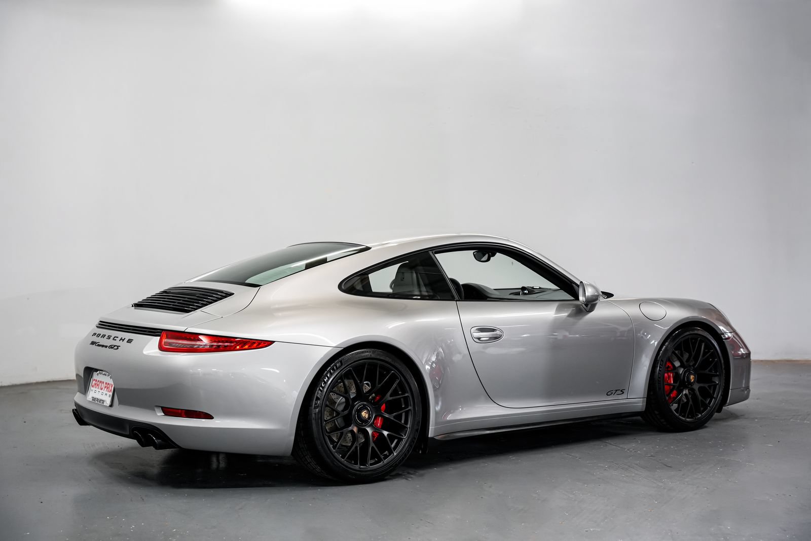 Used 2015 Porsche 911 Carrera GTS RWD image 3
