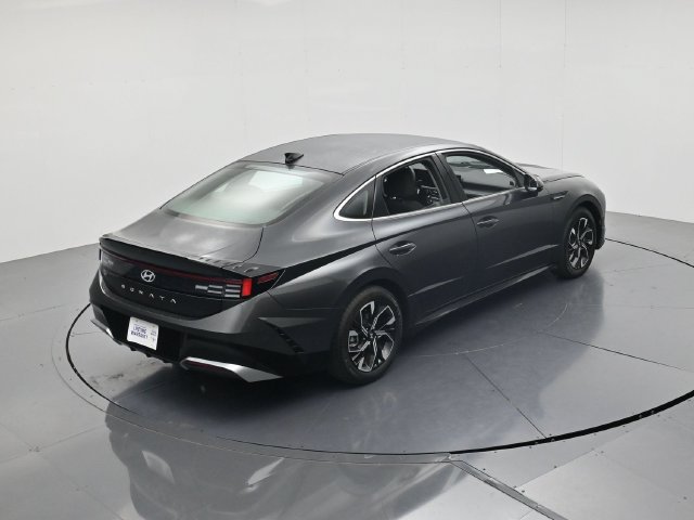 Used 2025 Hyundai Sonata SEL FWD image 35