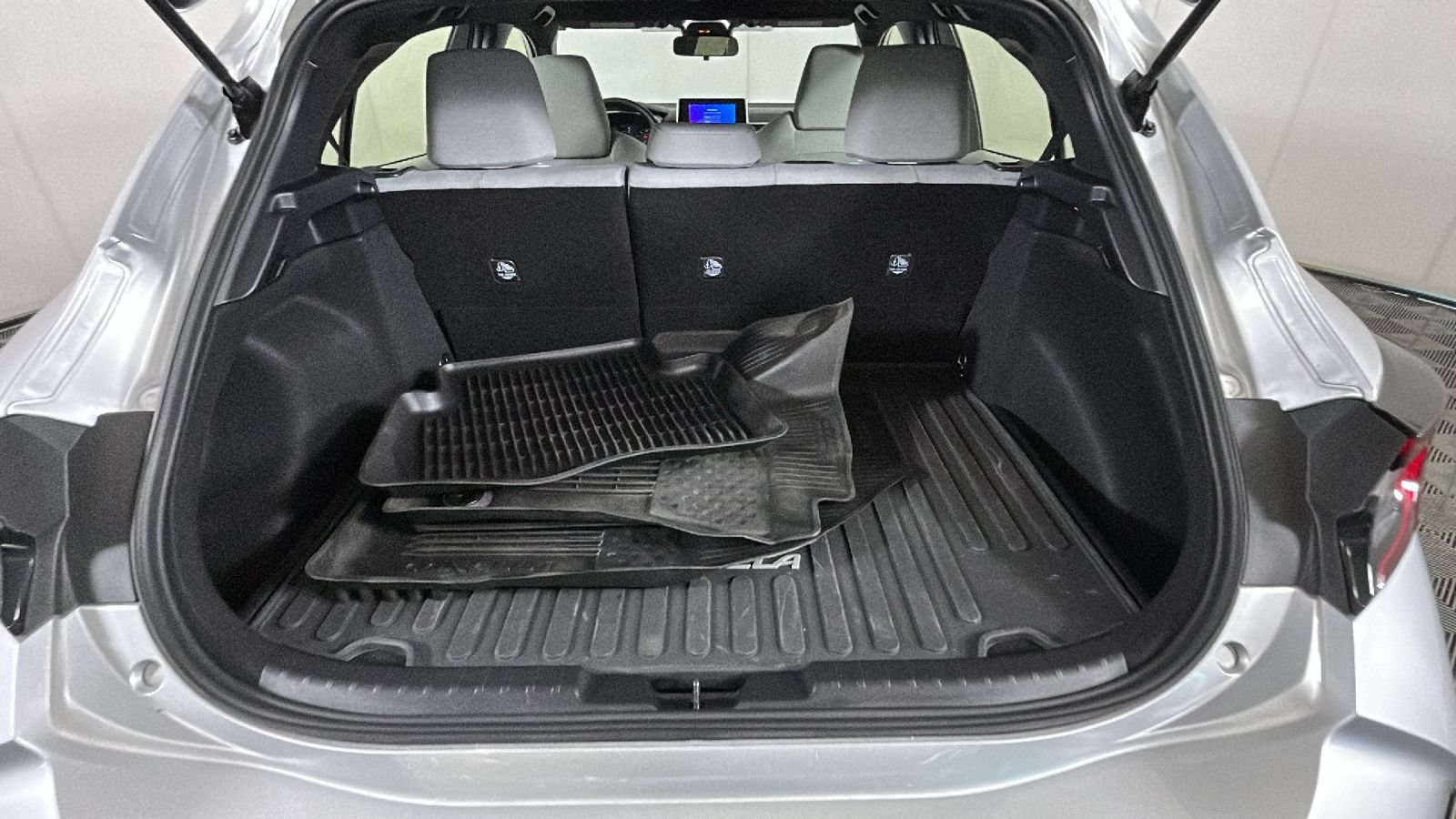Used 2026 Toyota Corolla SE FWD image 34