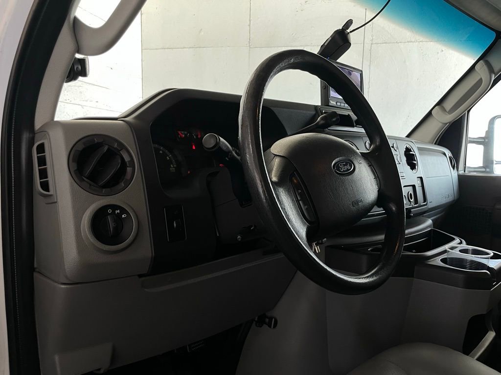 Used 2013 Ford E-450 and Econoline 450 Super Duty w/ PWR Locks & Windows Group RWD image 11