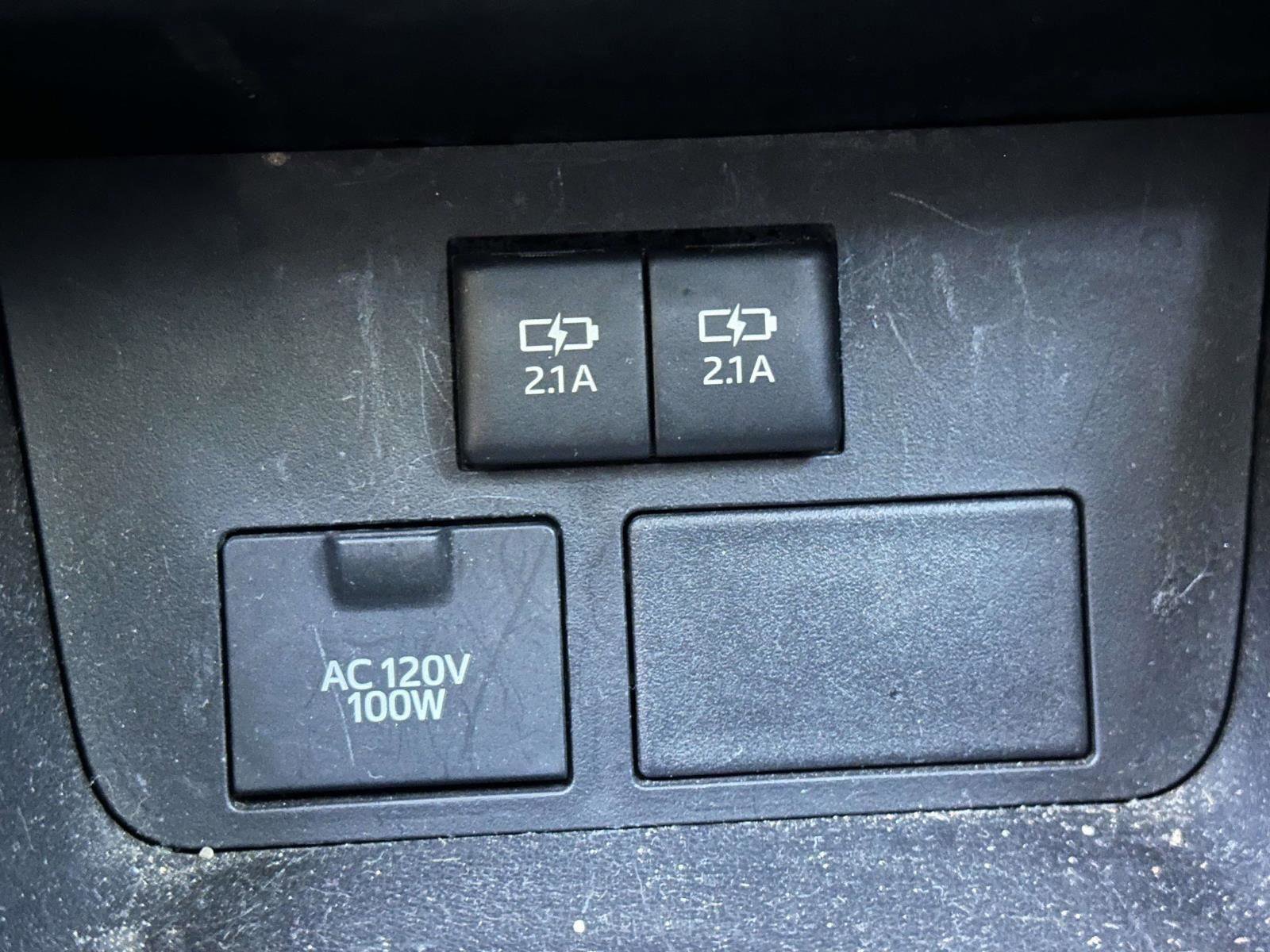 Used 2019 Toyota Highlander XLE AWD/4WD image 17