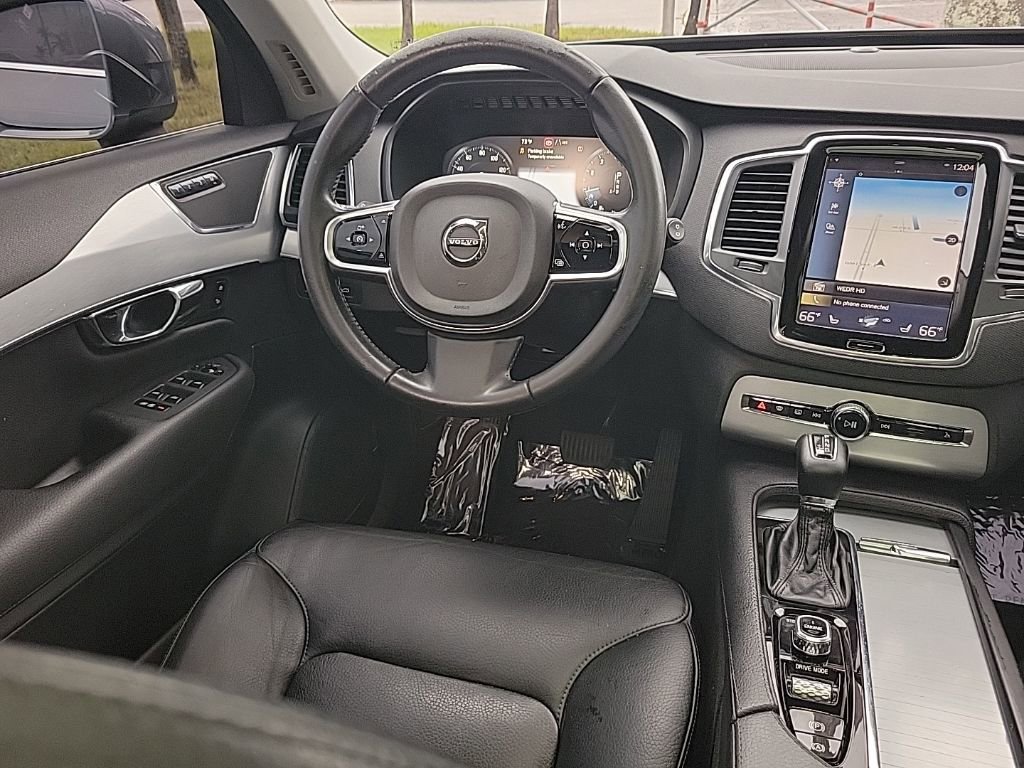 Used 2016 Volvo XC90 T6 Momentum w/ Vision Package image 10