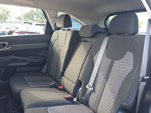 Used 2025 Kia Sorento LX image 6