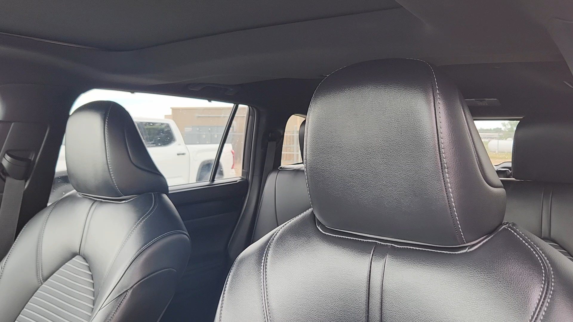 Used 2022 Toyota Highlander XSE FWD image 9
