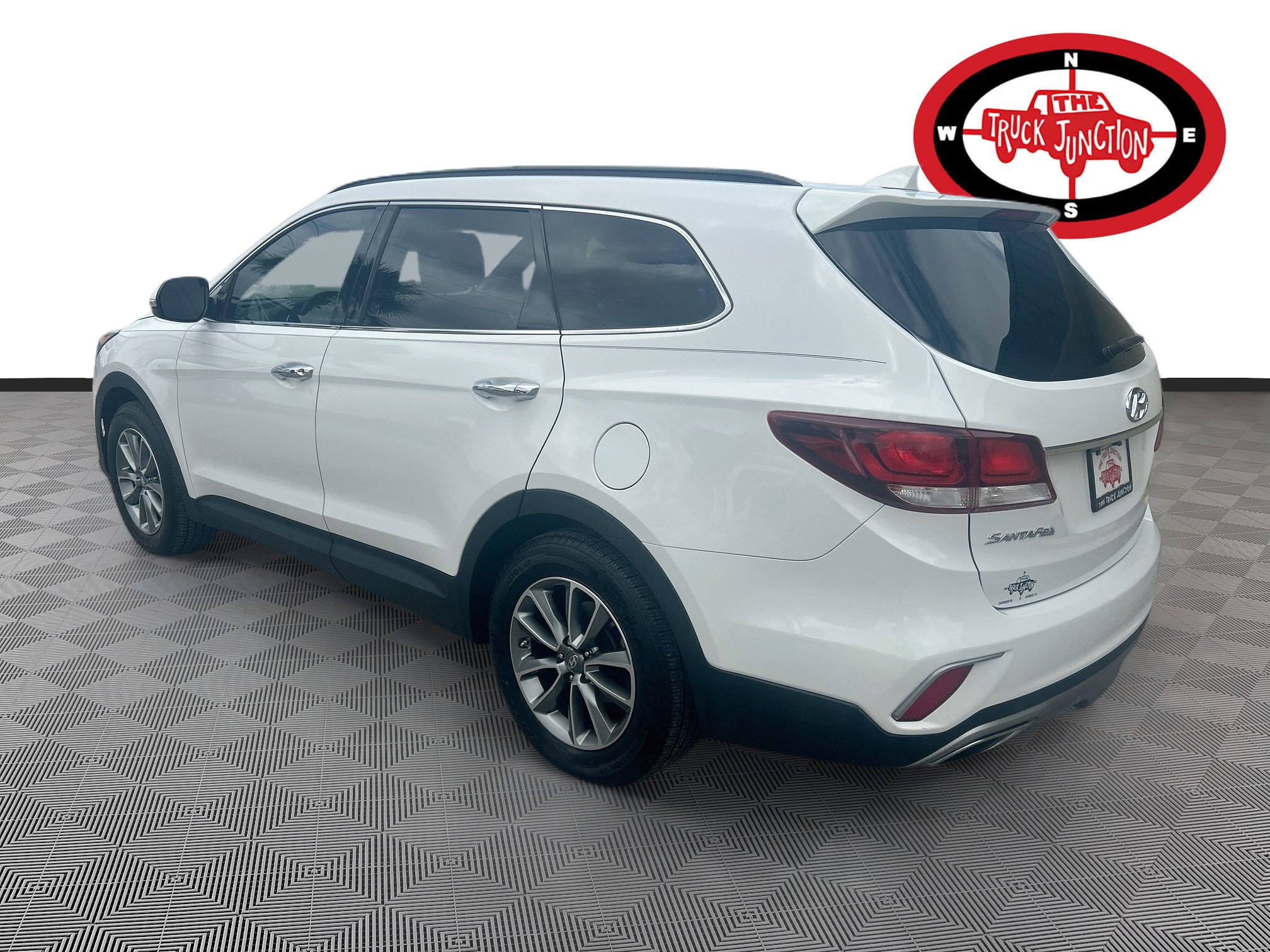 Used 2017 Hyundai Santa Fe SE w/ SE Premium Package 02 FWD image 5