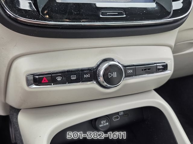 Used 2024 Volvo XC40 B5 Plus AWD/4WD image 23