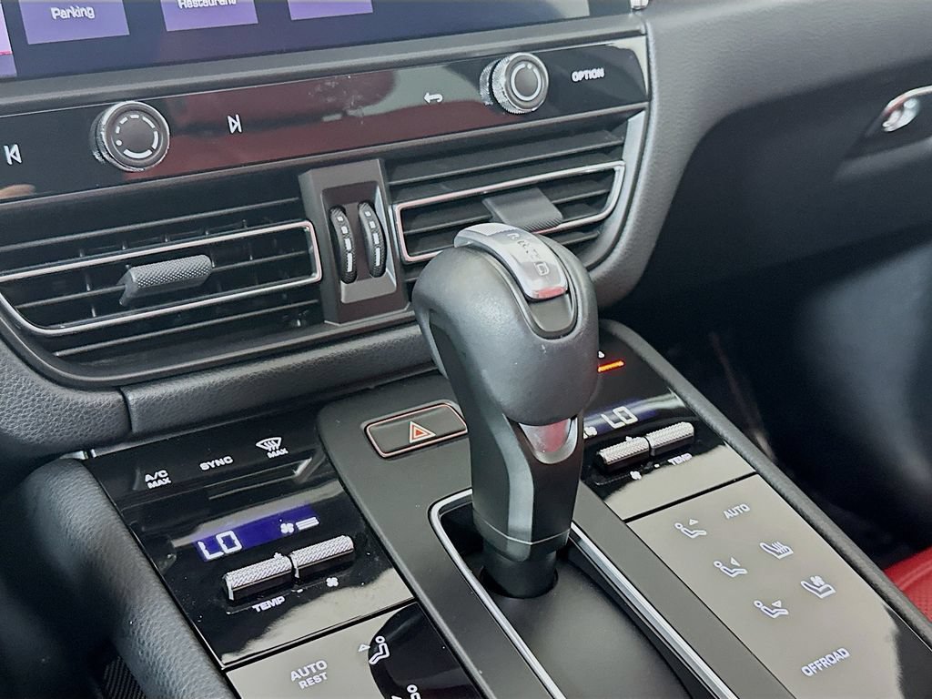 New 2025 Porsche Macan AWD/4WD image 19