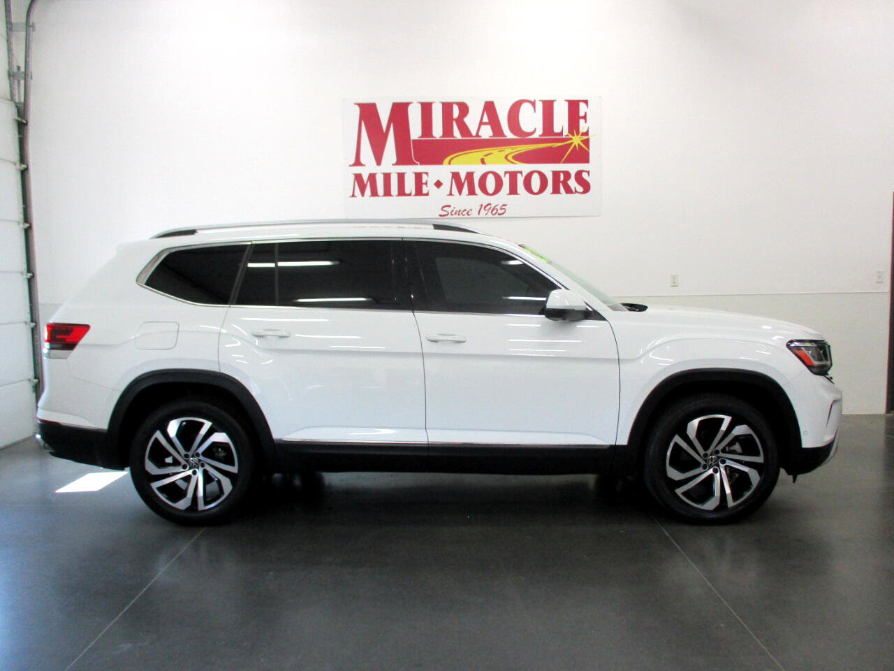 Used 2021 Volkswagen Atlas SEL Premium image 6