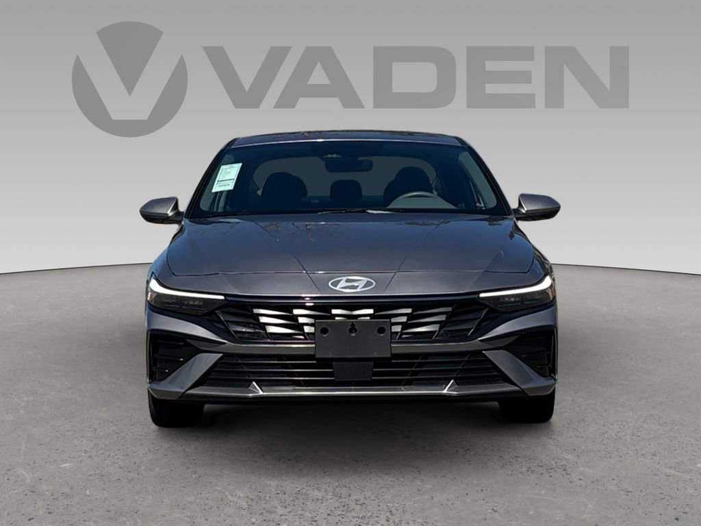 Used 2025 Hyundai Elantra SEL image 24