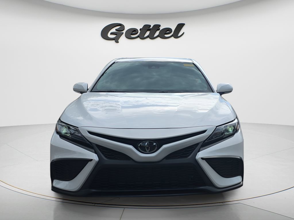 Used 2024 Toyota Camry SE FWD image 2