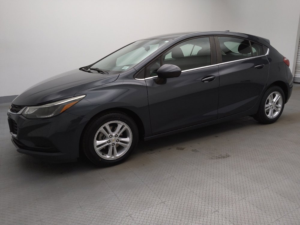 Used 2018 Chevrolet Cruze LT image 2