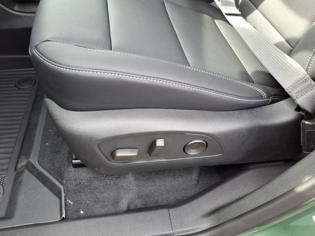 New 2027 Chevrolet Traverse LT w/ Sun and Wheel Package FWD image 7