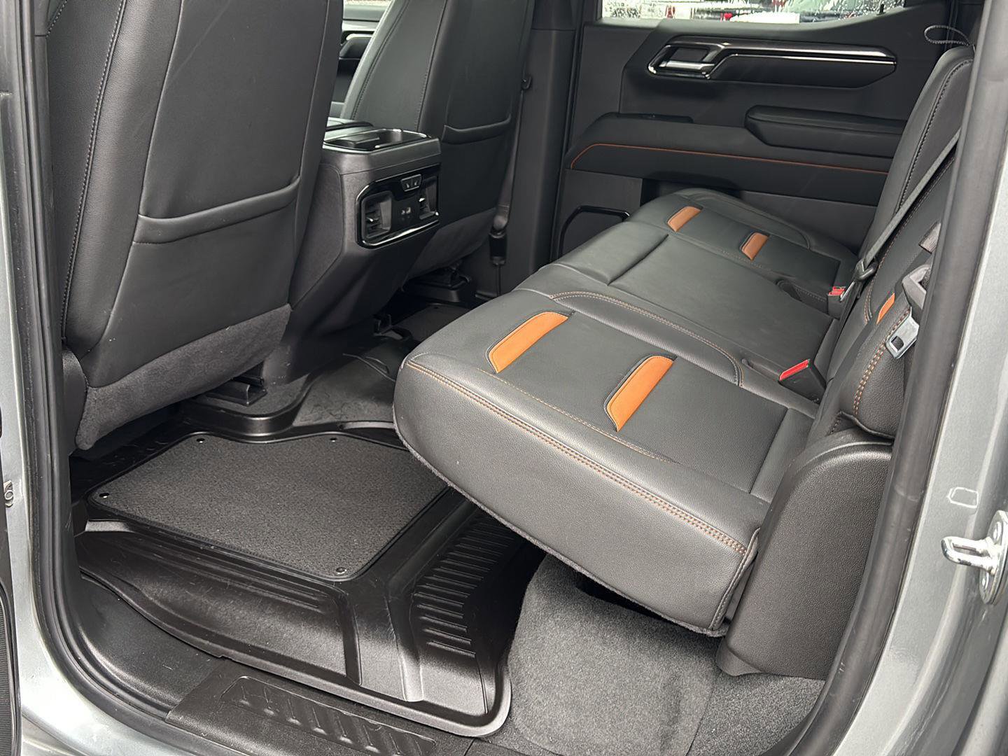 Used 2024 GMC Sierra 1500 AT4 w/ Technology Package image 20