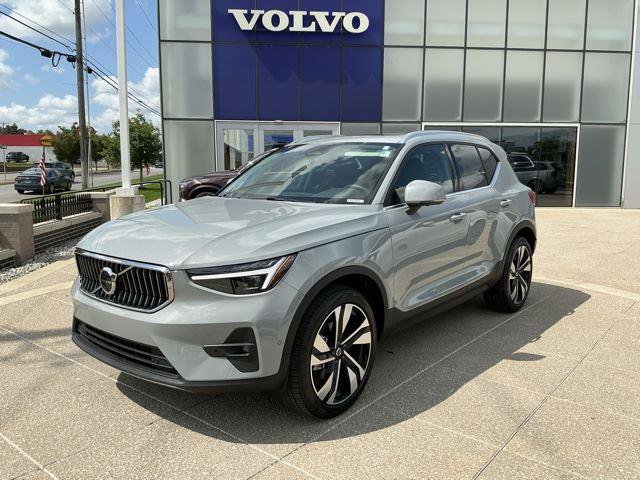 Certified 2025 Volvo XC40 B5 Ultra w/ Climate Package AWD/4WD image 1