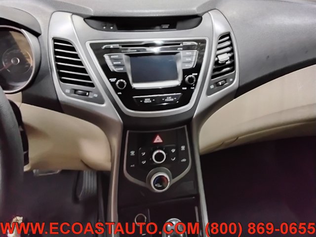 Used 2016 Hyundai Elantra SE w/ Option Group 02 FWD image 12