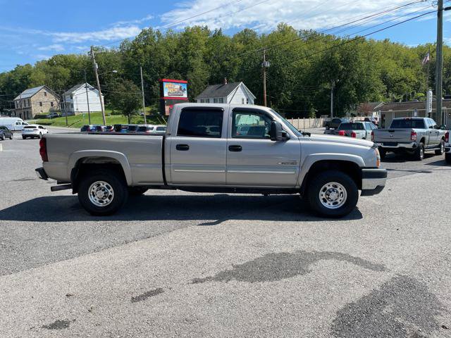 Used 2006 Chevrolet Silverado 2500 LT w/ Heavy-Duty Power Package AWD/4WD image 9