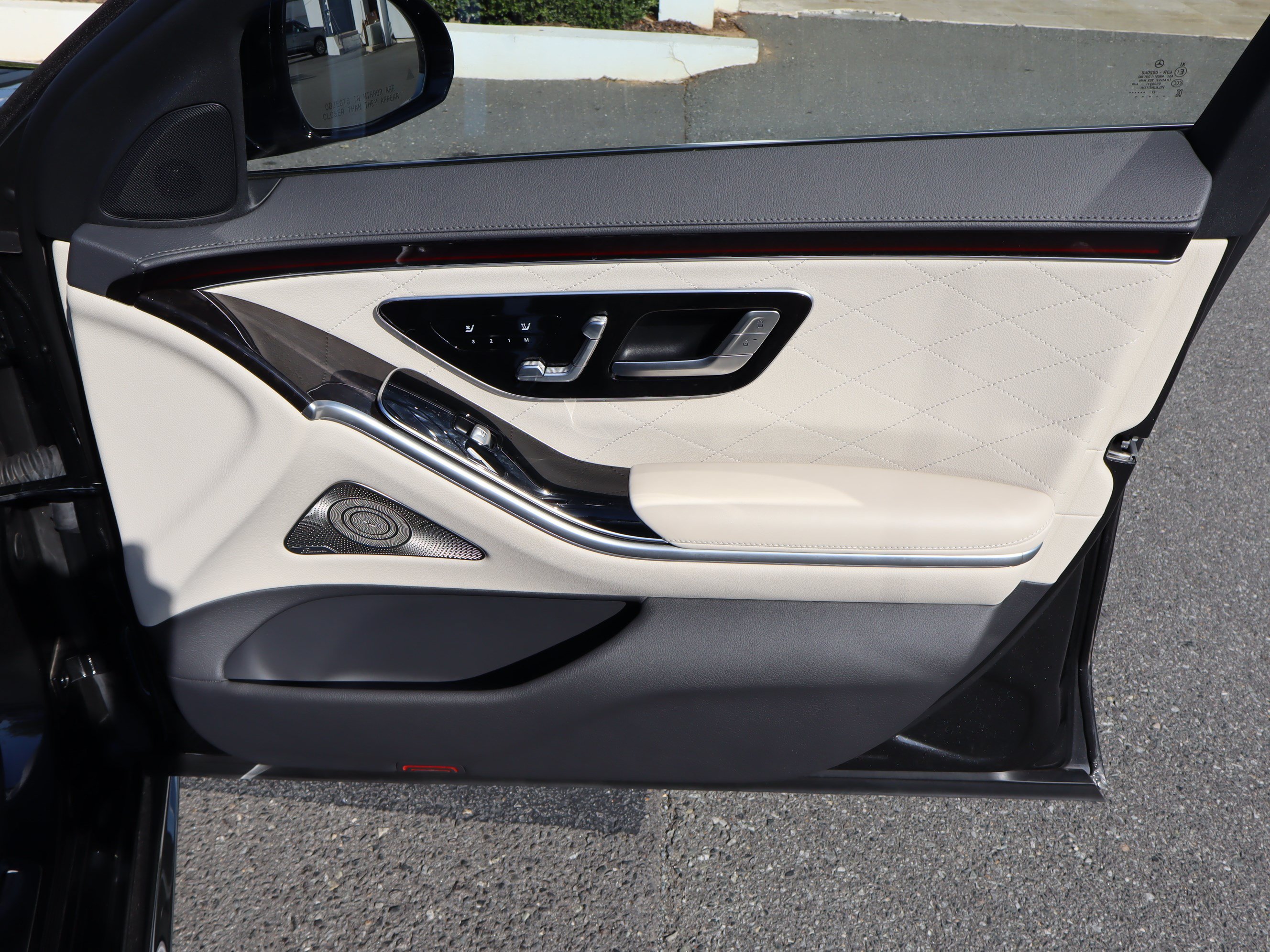 Used 2023 Mercedes-Benz S 500 4MATIC image 37