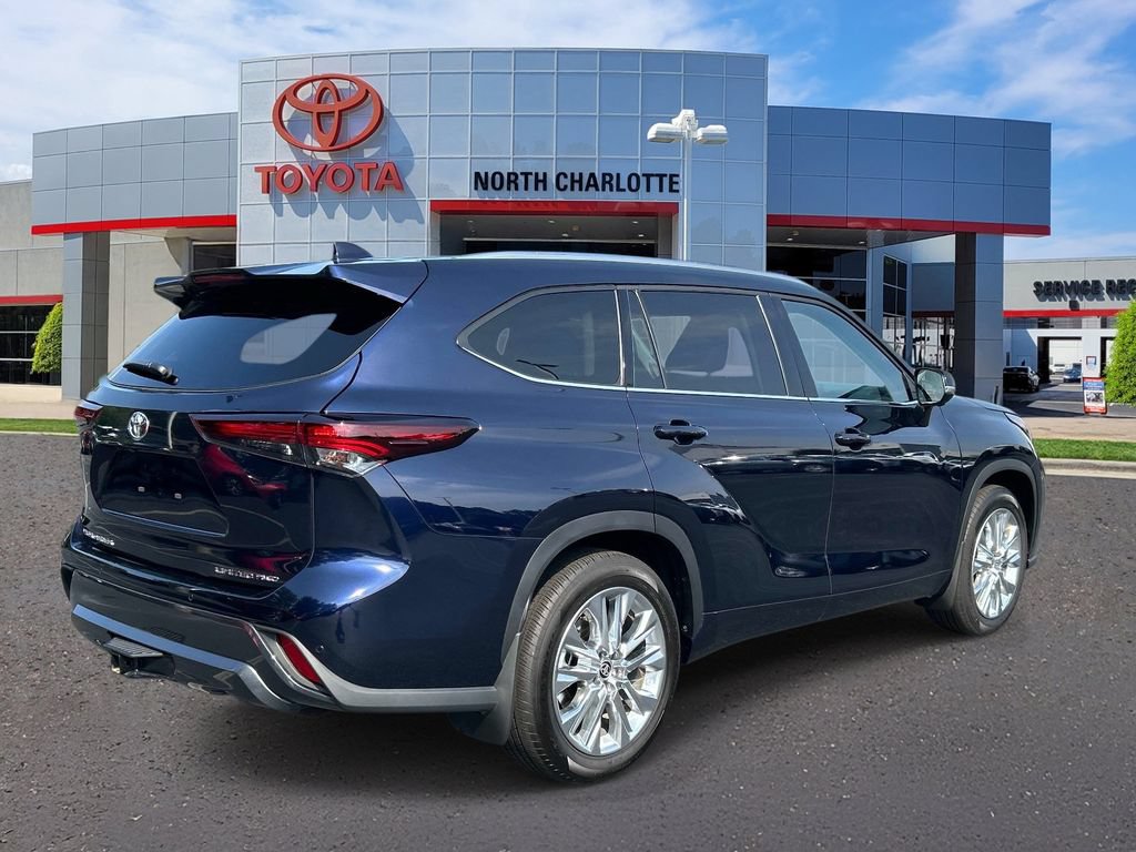 New 2026 Toyota Highlander Limited AWD/4WD image 8