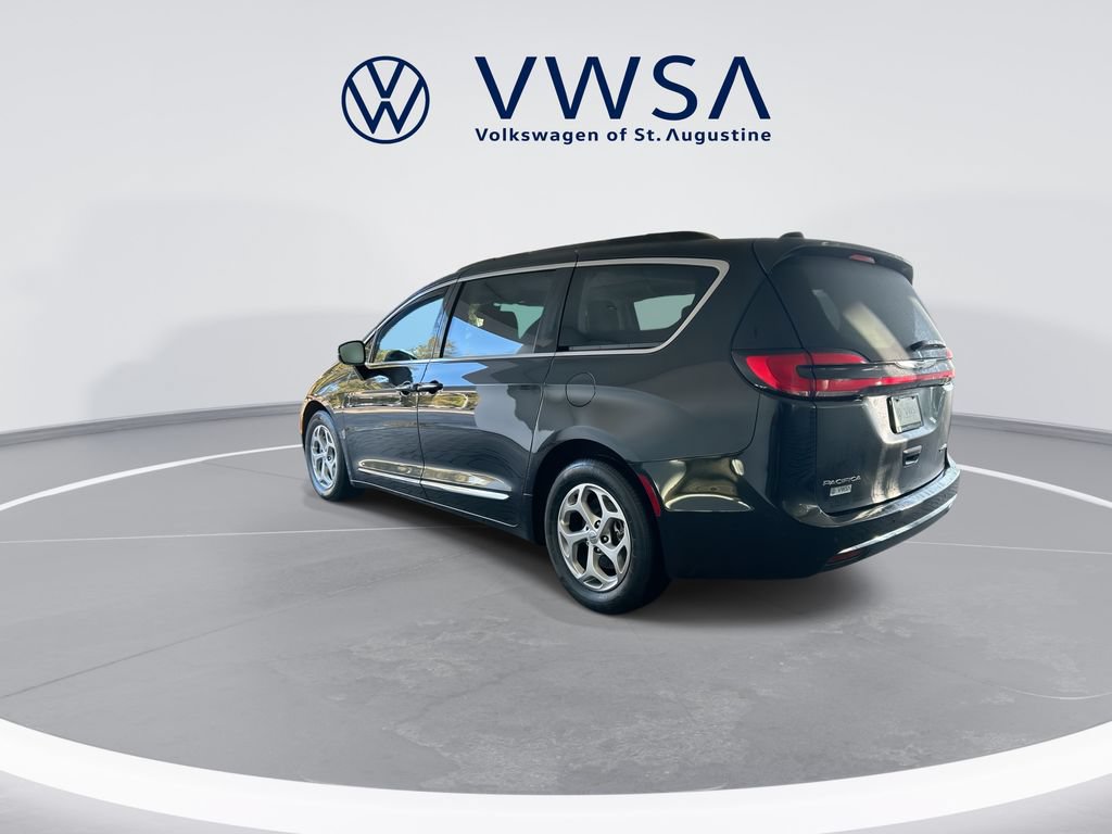 Used 2023 Chrysler Pacifica Limited FWD image 5
