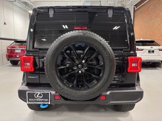 Used 2022 Jeep Wrangler Unlimited Sahara w/ Cold Weather Group AWD/4WD image 6