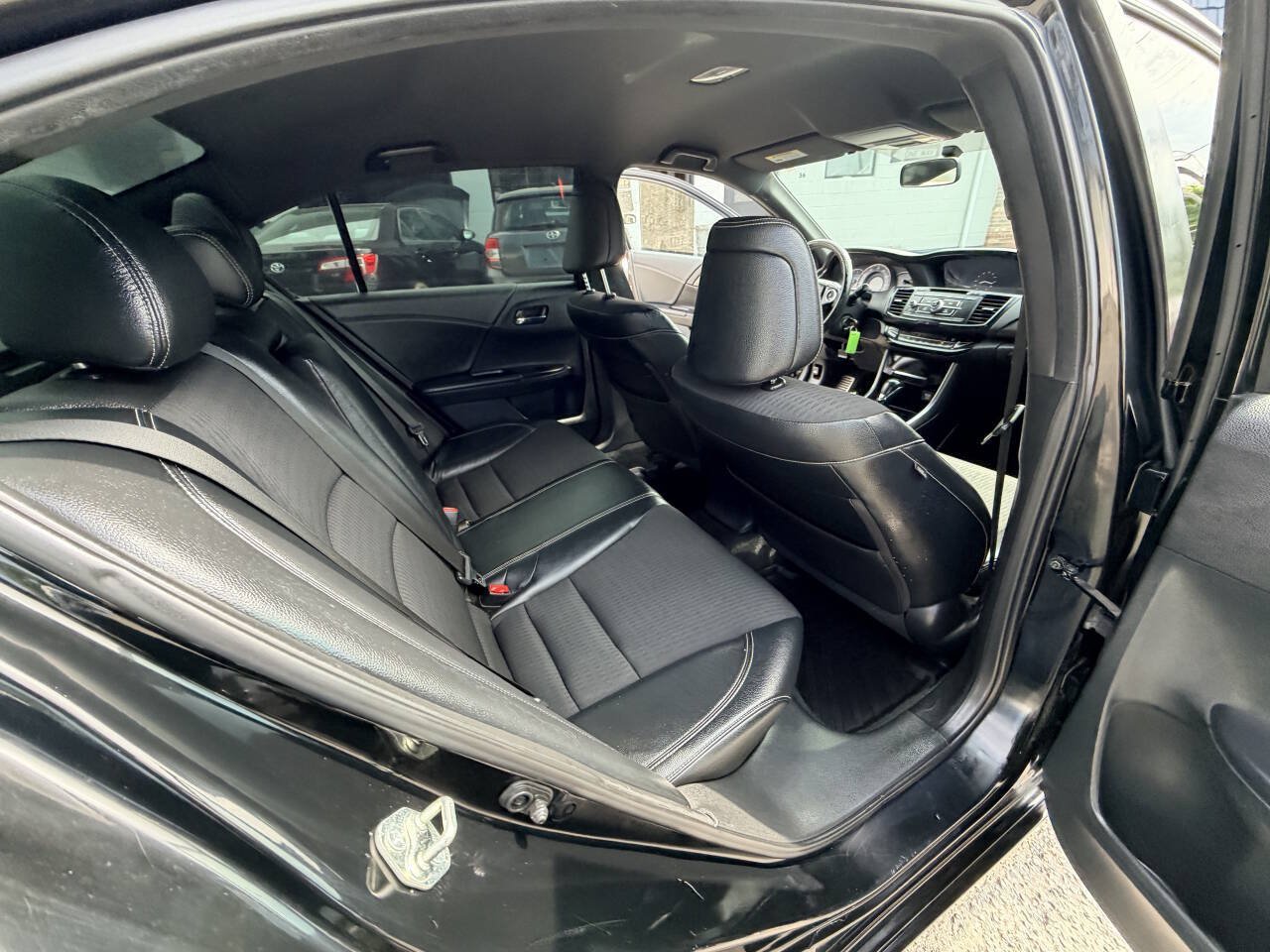 Used 2017 Honda Accord Sport image 16