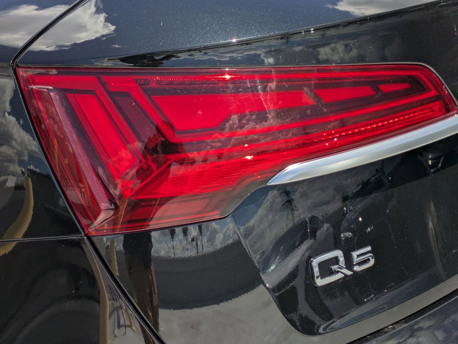 Used 2023 Audi Q5 2.0T Premium w/ Convenience Package image 18