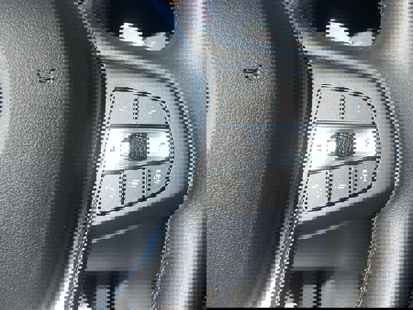 Used 2024 BMW 330e 330e image 17