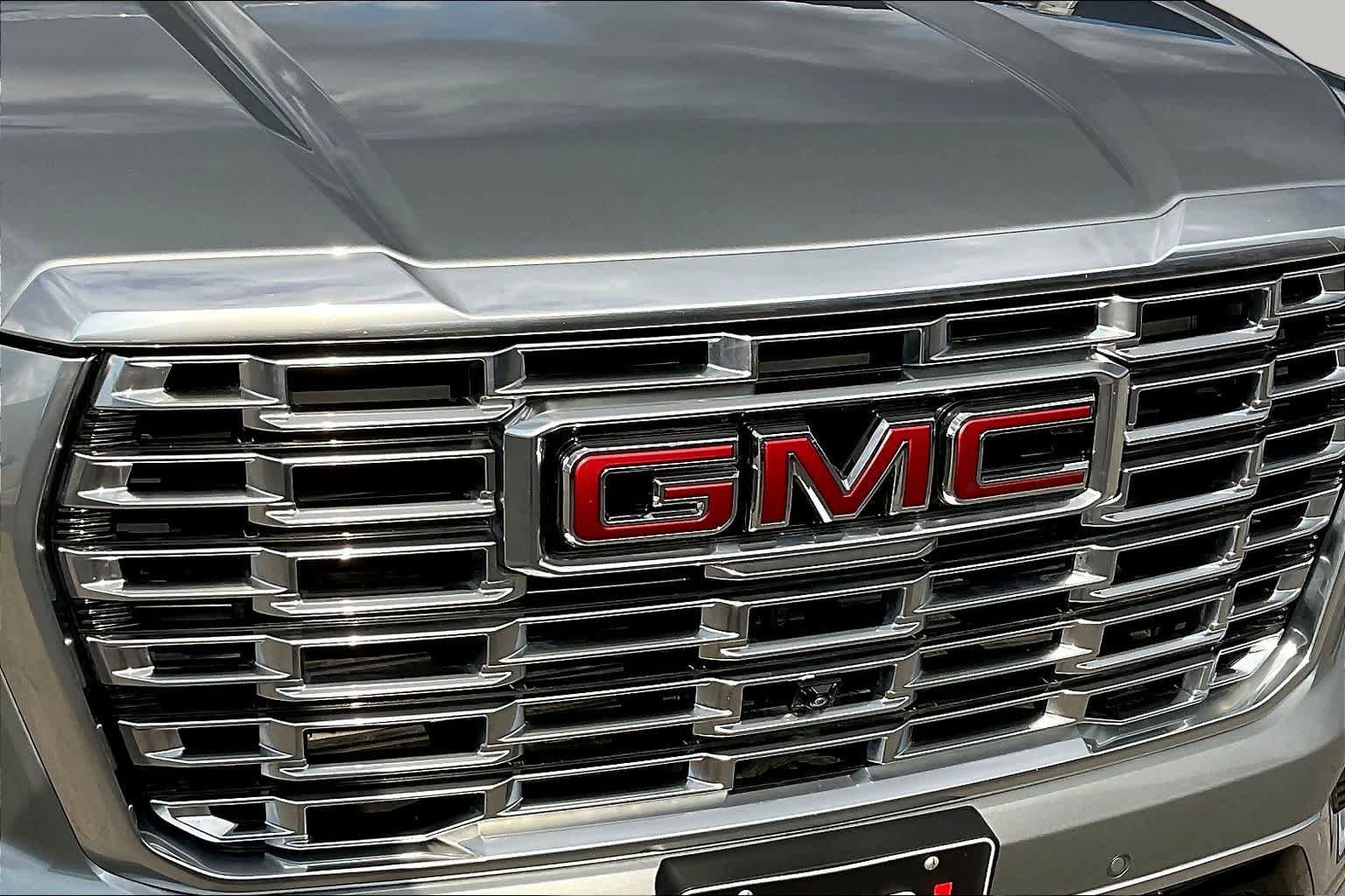 Certified 2025 GMC Yukon Denali AWD/4WD image 30