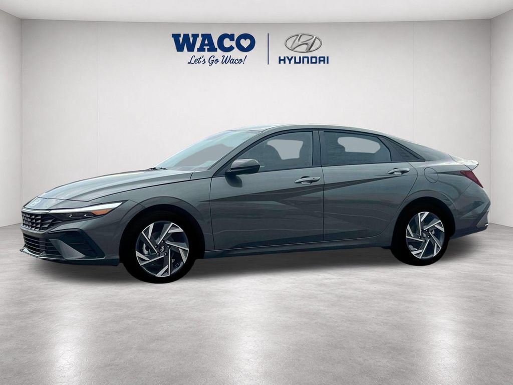 Used 2025 Hyundai Elantra Sport FWD image 5