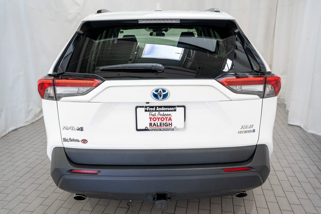 Used 2022 Toyota RAV4 XLE image 4