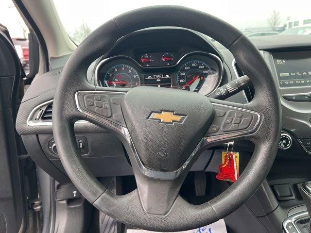 Used 2018 Chevrolet Cruze LT image 13