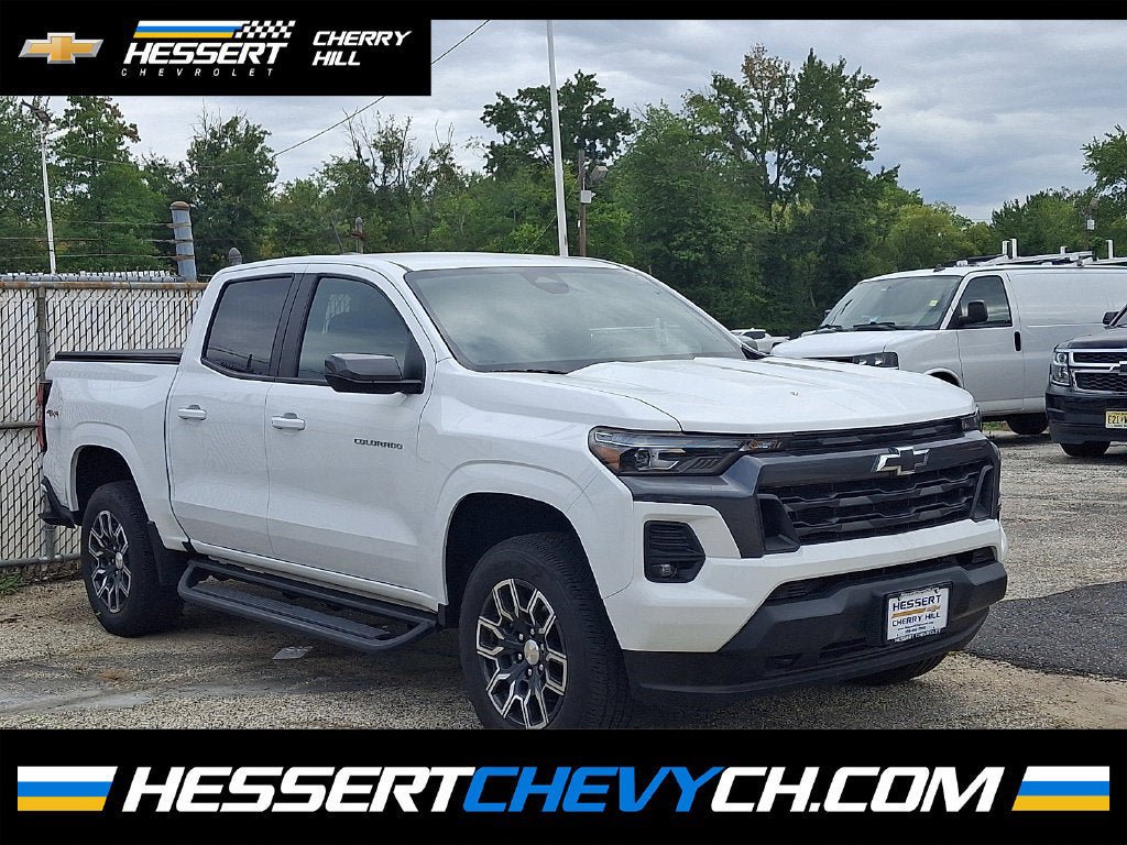 Certified 2023 Chevrolet Colorado LT w/ LT Convenience Package III AWD/4WD image 1