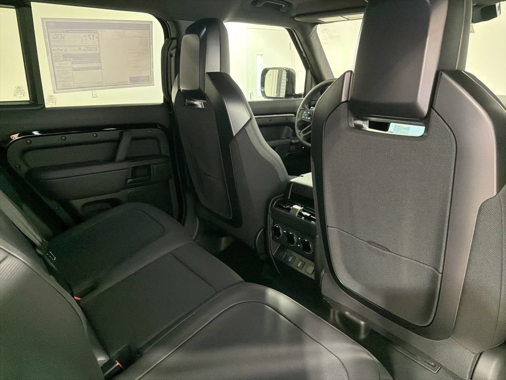 New 2026 Land Rover Defender 110 OCTA AWD/4WD image 27