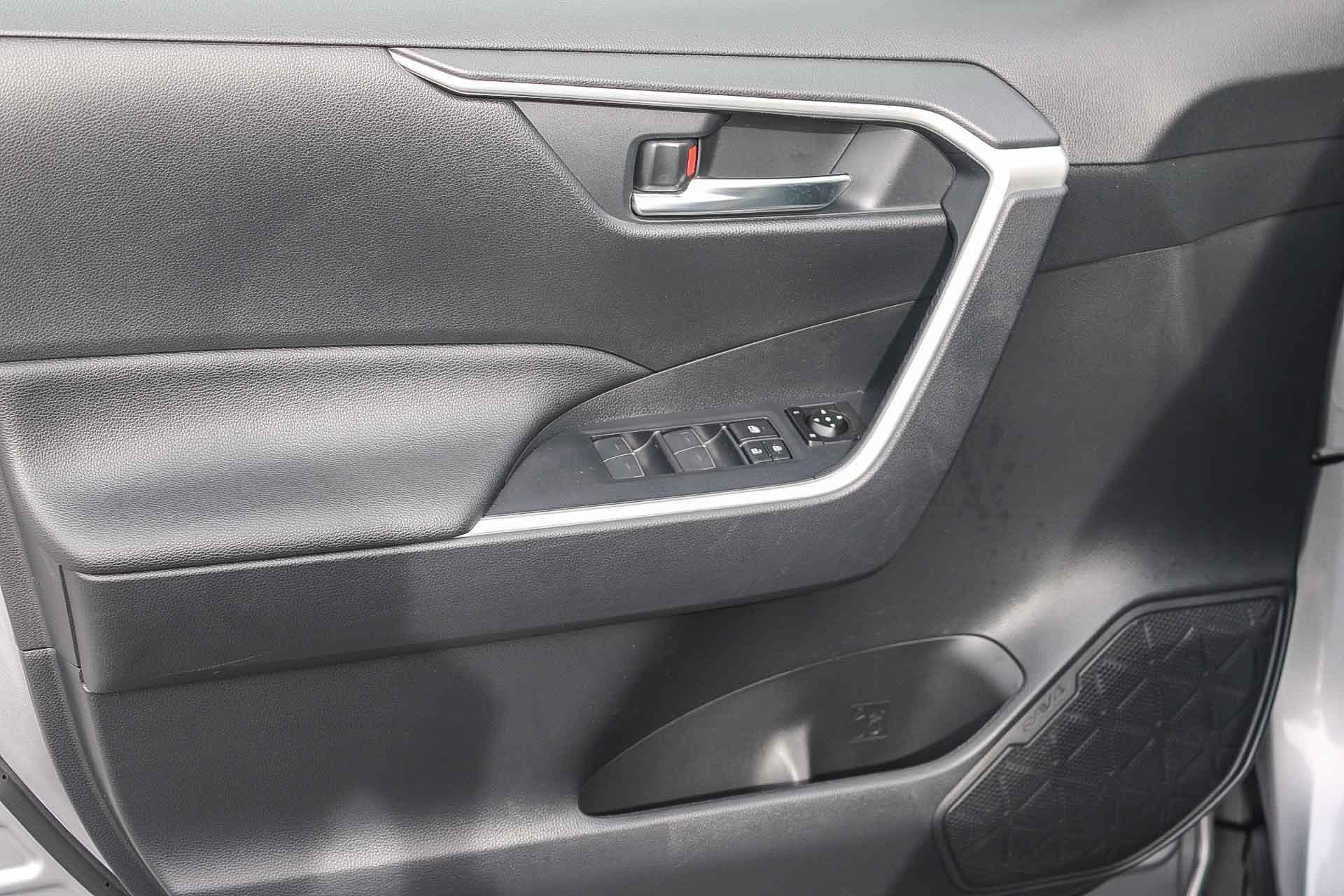 Certified 2023 Toyota RAV4 XLE w/ Convenience Package image 21