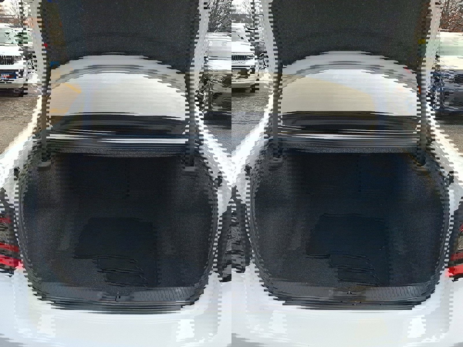 Used 2023 Dodge Charger SXT w/ Blacktop Package image 29