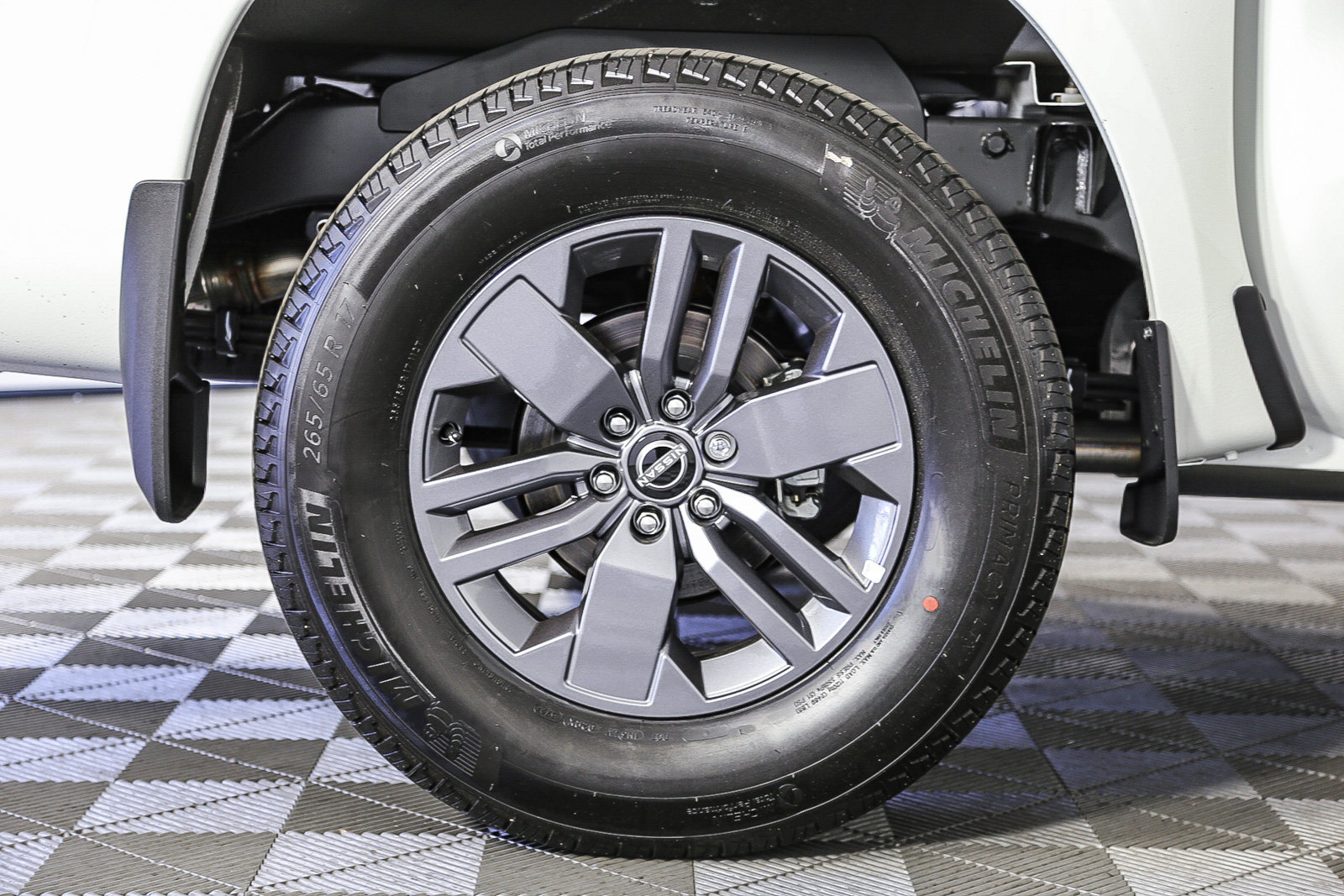 Used 2025 Nissan Frontier SV RWD image 11