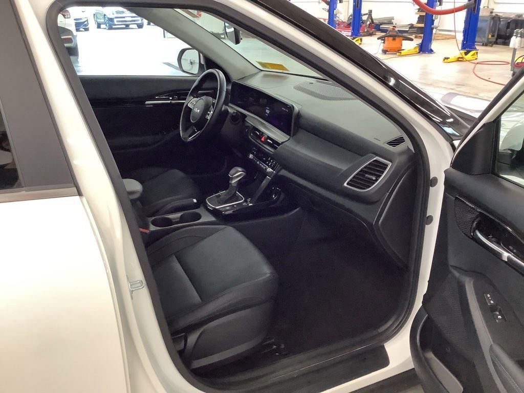 Certified 2024 Kia Seltos EX AWD/4WD image 17