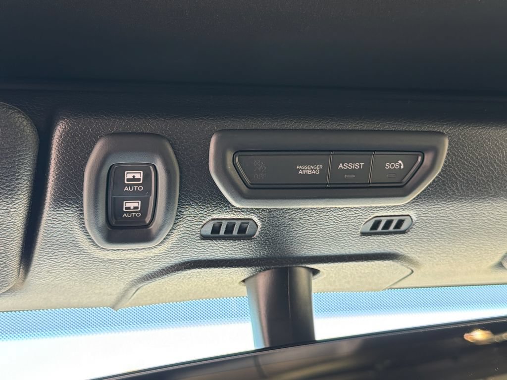 Used 2022 Jeep Wrangler Unlimited Sahara w/ Cold Weather Group AWD/4WD image 30