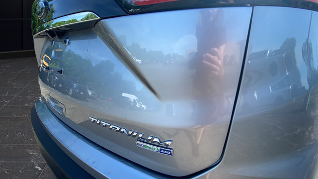 Used 2020 Ford Edge Titanium AWD/4WD image 30
