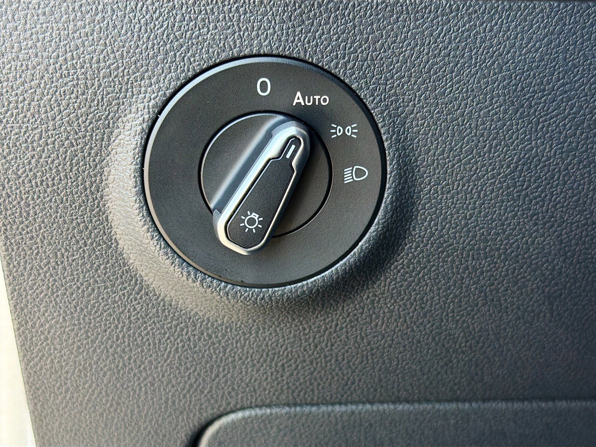 Used 2025 Volkswagen Taos S image 32