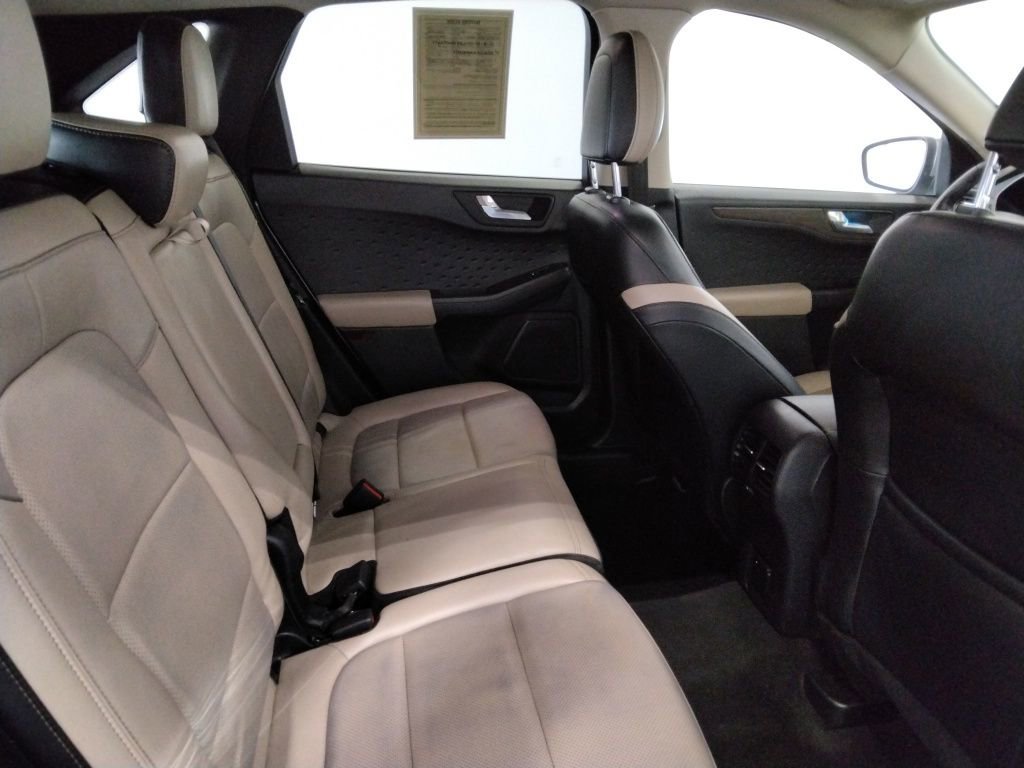 Used 2020 Ford Escape Titanium image 41