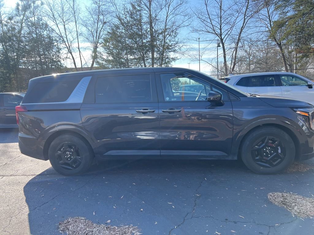 Used 2025 Kia Carnival image 4