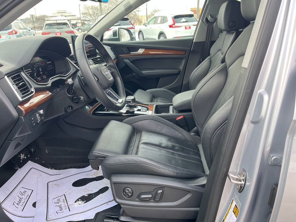 Used 2023 Audi Q5 2.0T Prestige w/ Prestige Package image 11